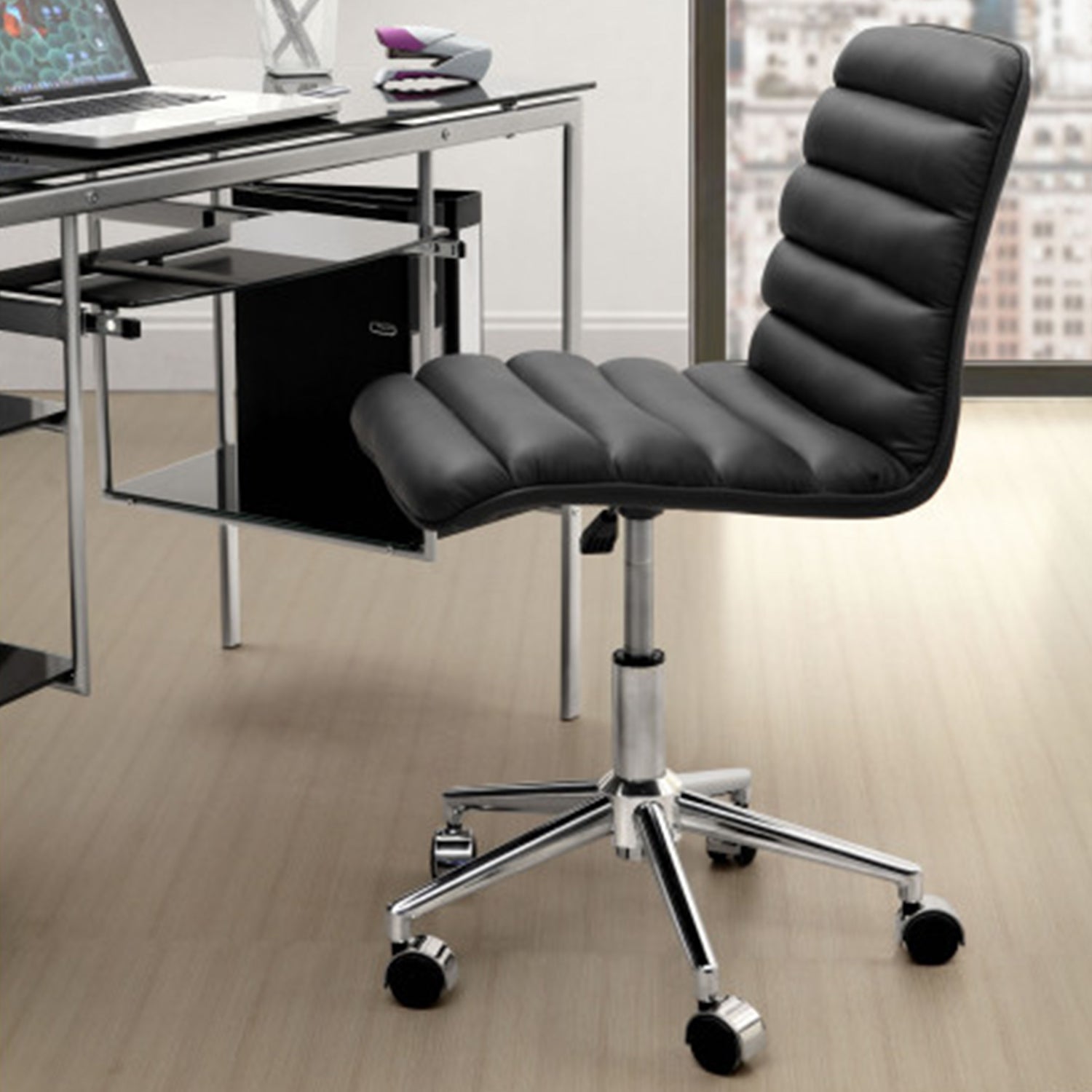 18.5" X 22" X 35.5" Black Leatherette Office Chair