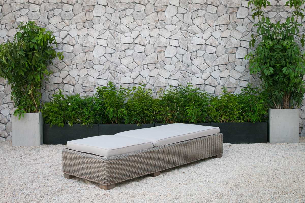 Outdoor Wicker Sunbed