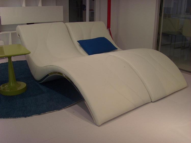21" White Faux Leather Leisure Lounge with a Metal Frame