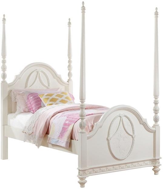 82" X 58" X 78" Ivory Wooden Poster Full Bed