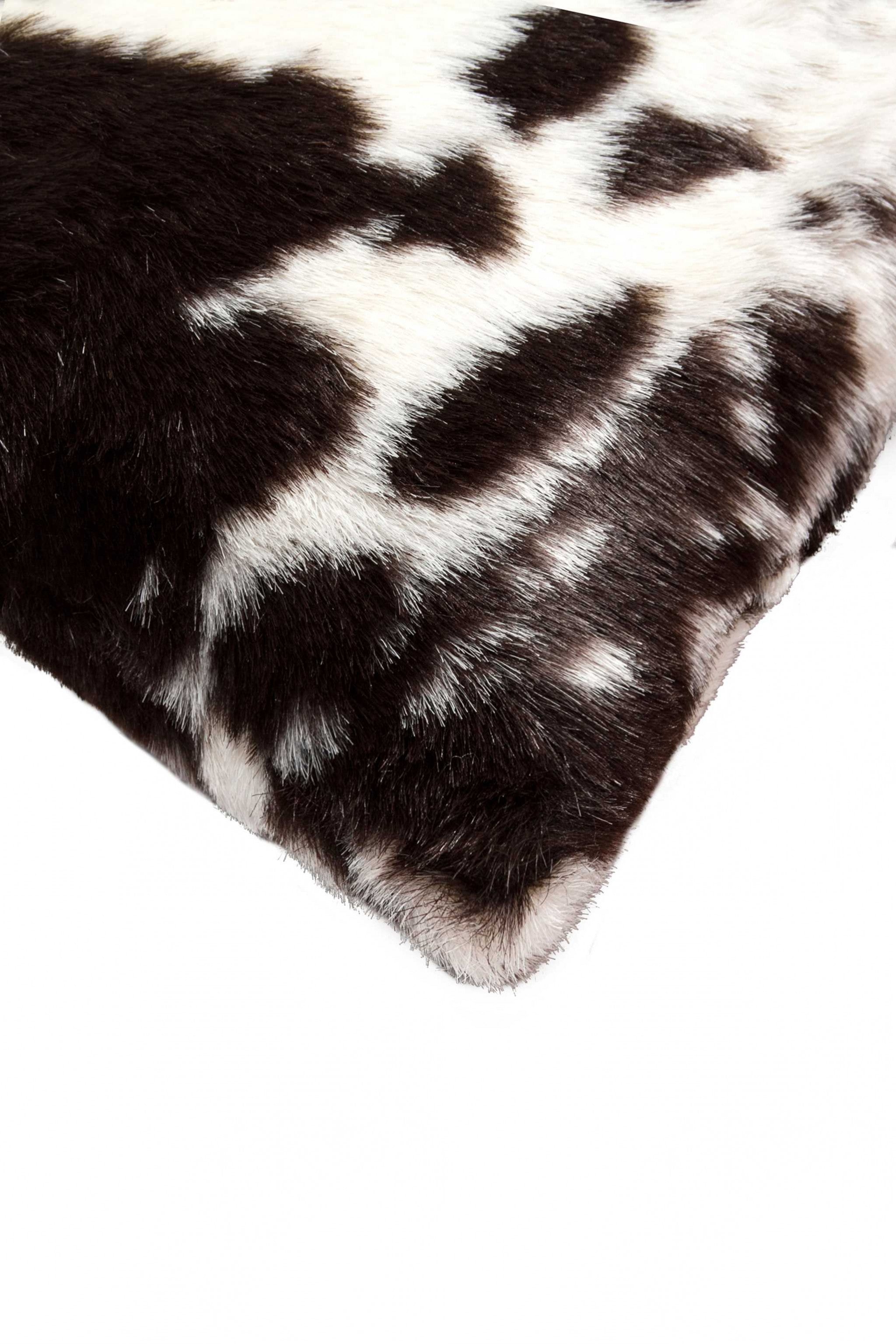 18" x 18" x 5" Brownsville Chocolate And Whitefaux Fur - Pillow