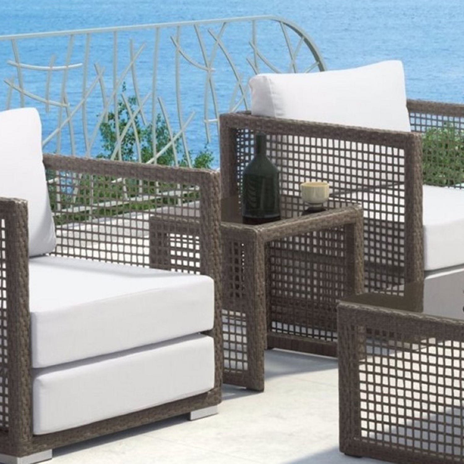 17.9" X 15.9" X 17.9" Cocoa End Tempered Glass Table