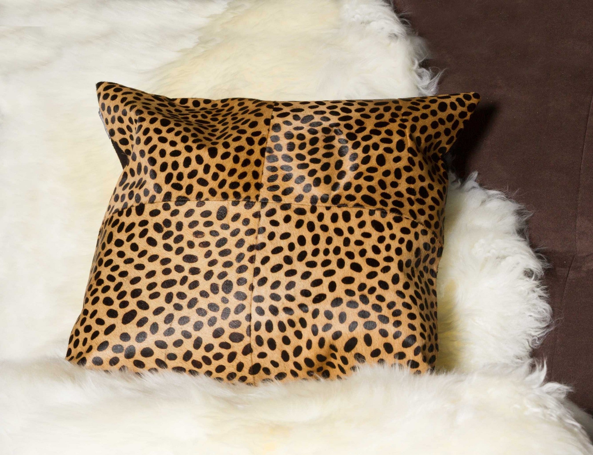 18" x 18" x 5" Cheetah Quattro - Pillow