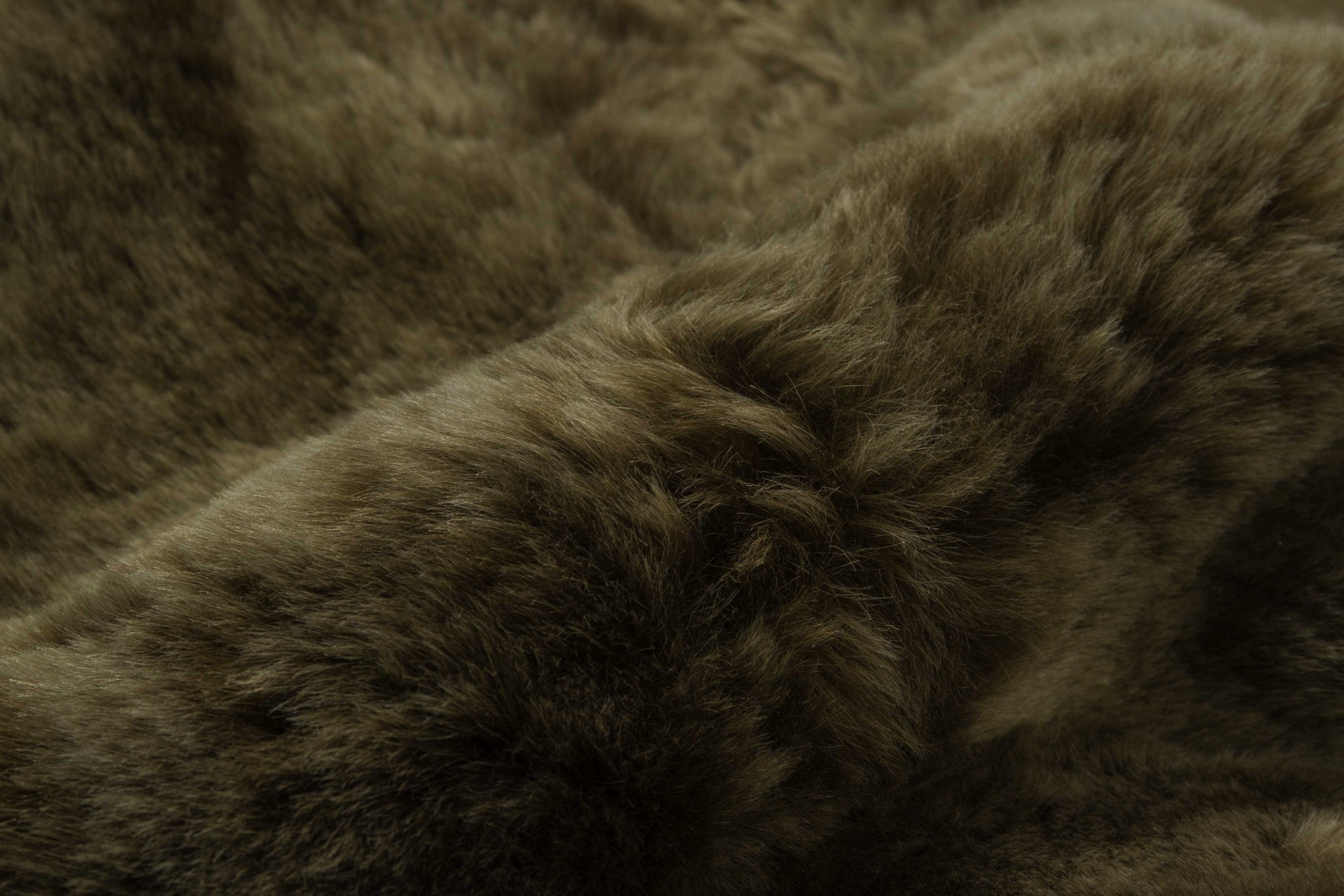 24" x 36" x 1.5" x 2" Fox Sheepskin Single Short-Haired - Area Rug