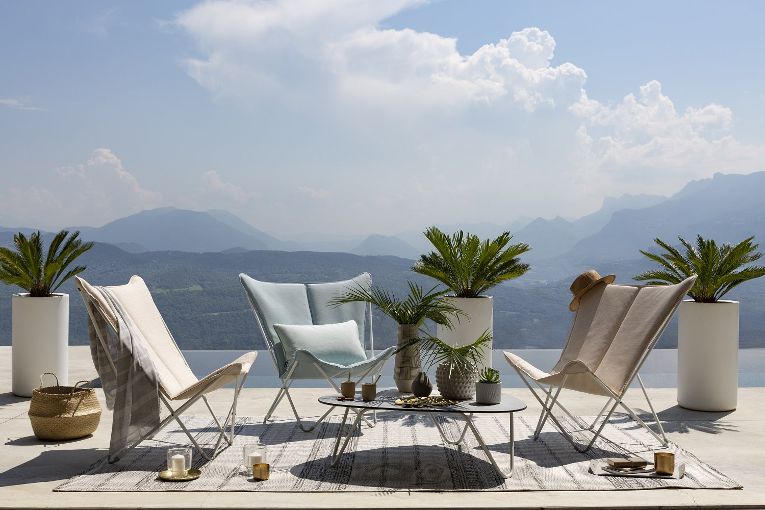 Lounge Chair - Titane Steel Frame - Latte Hedona Fabric