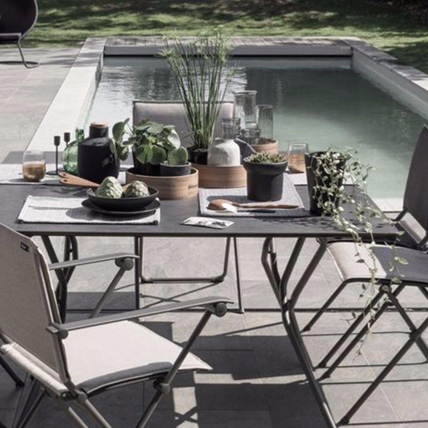 Big Folding Table 54.7" X 31.1"  Titane Finish Table Top