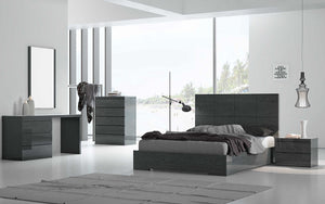 63" X 84" X 48" Gray Queen Bed
