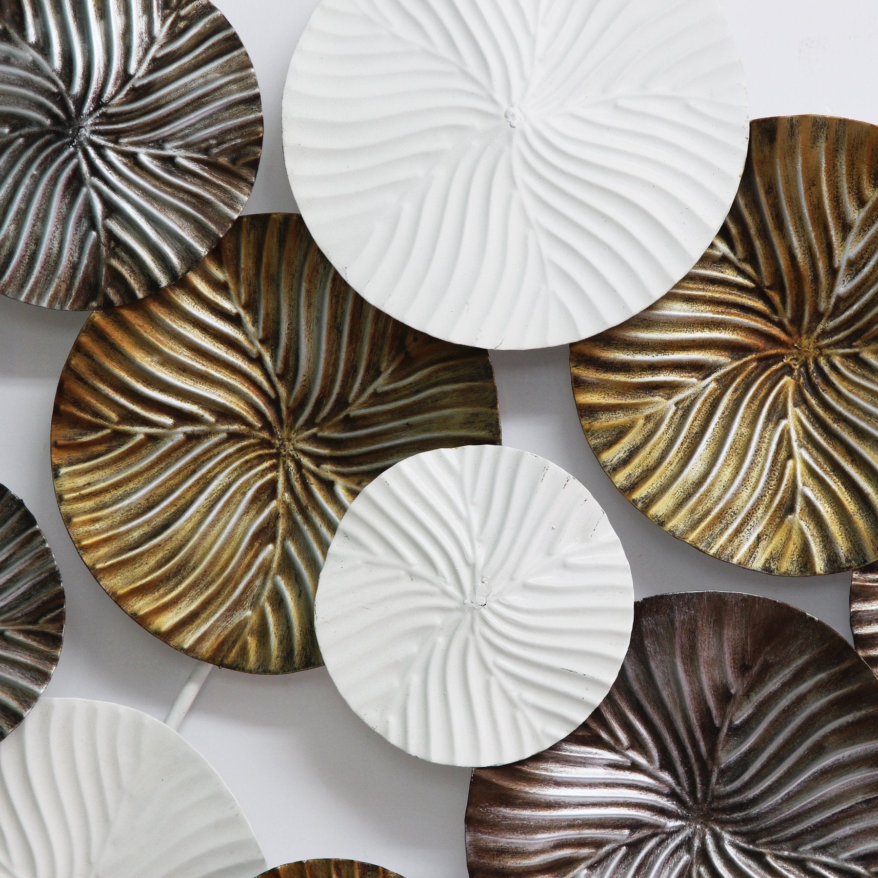 Tri-Color Modern Metal Wall Decor