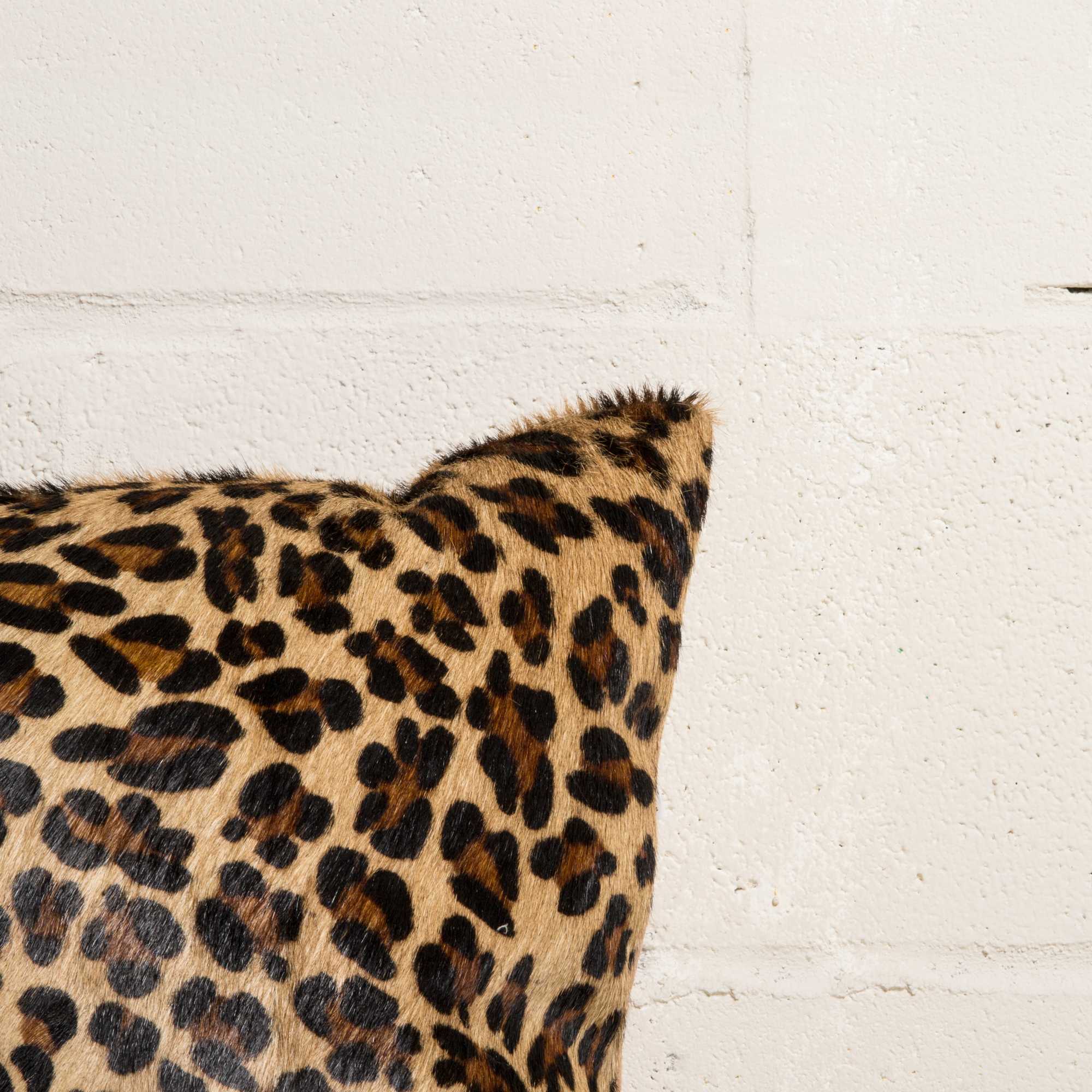 18" x 18" x 5" Striking Leopard Torino Kobe Cowhide - Pillow