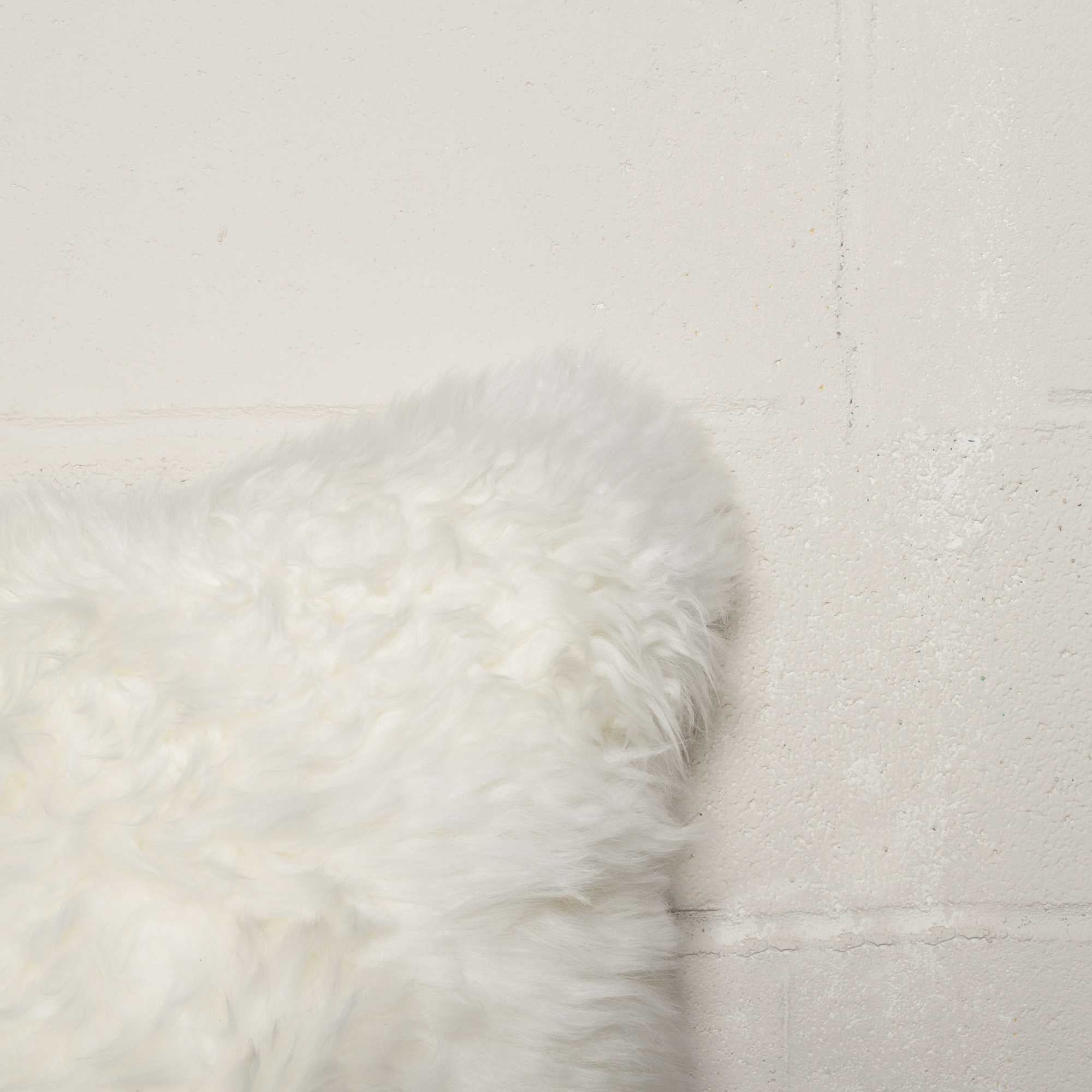 18" x 18" x 5" Natural Sheepskin - Pillow 2 pcs