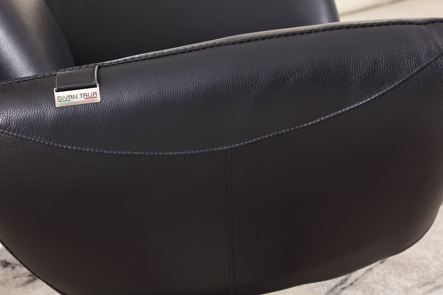 43" Black Contemporary Leather Lounge Chair