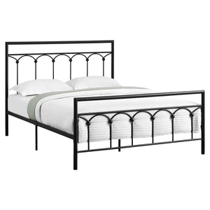 83.25" x 62.25" x 47.75" Black Metal Queen Size Bed