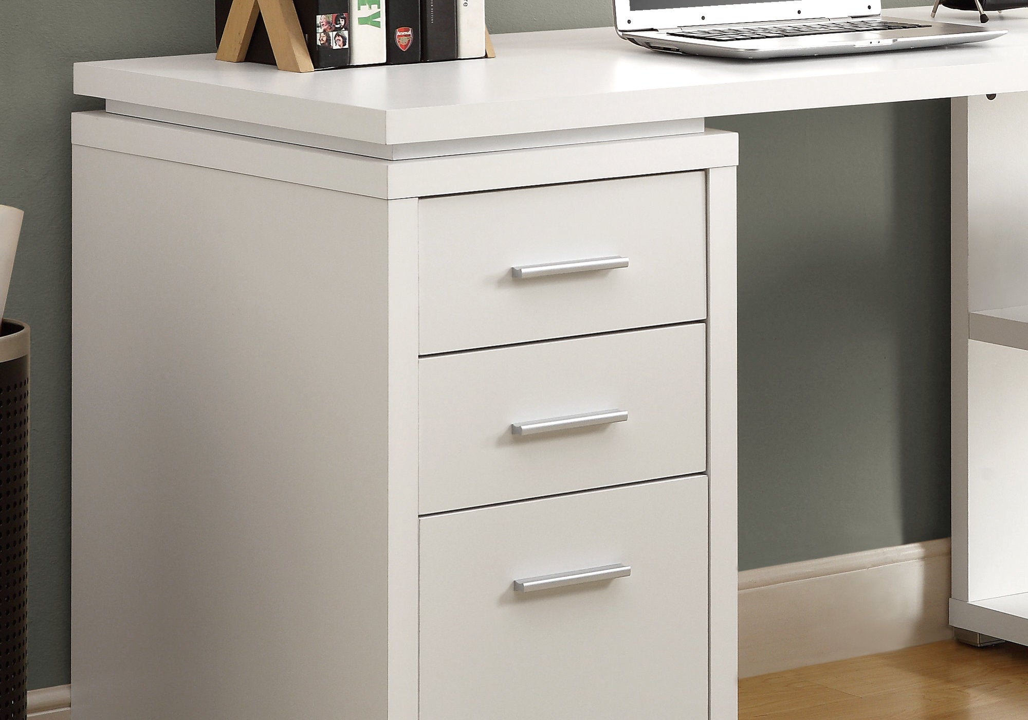 47.25" x 60" x 29" White Particle Board Hollow Core  Computer Desk