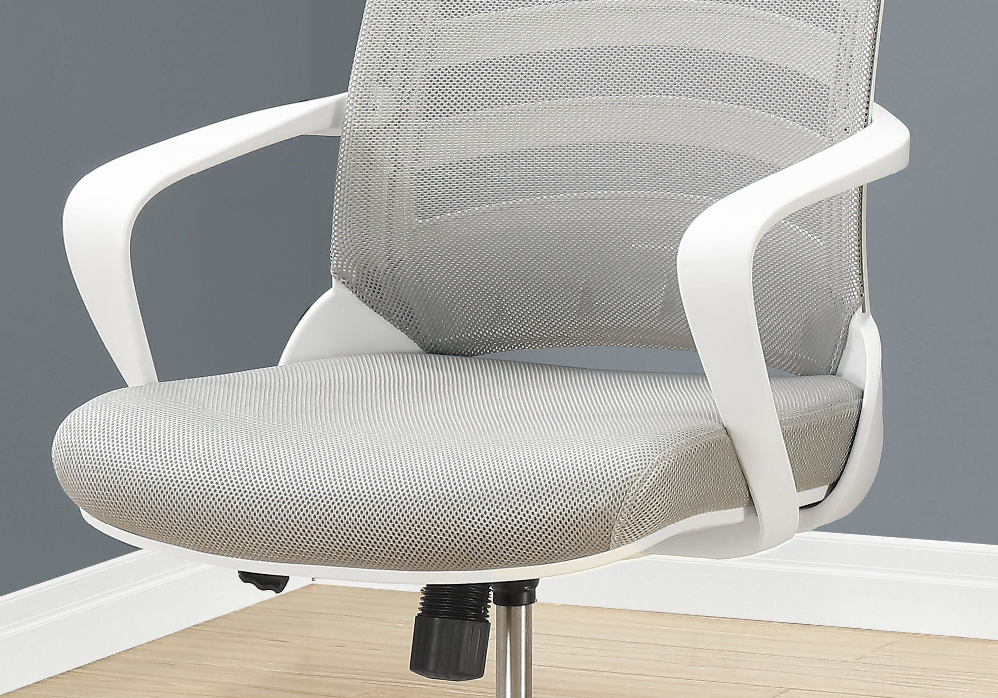 24.25" x 24" x 39" White Grey Foam Metal Nylon  Multi Position Office Chair