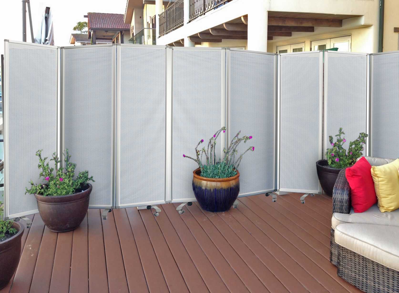 71" x 1" x 71" White, Metal And Alloy - Screen