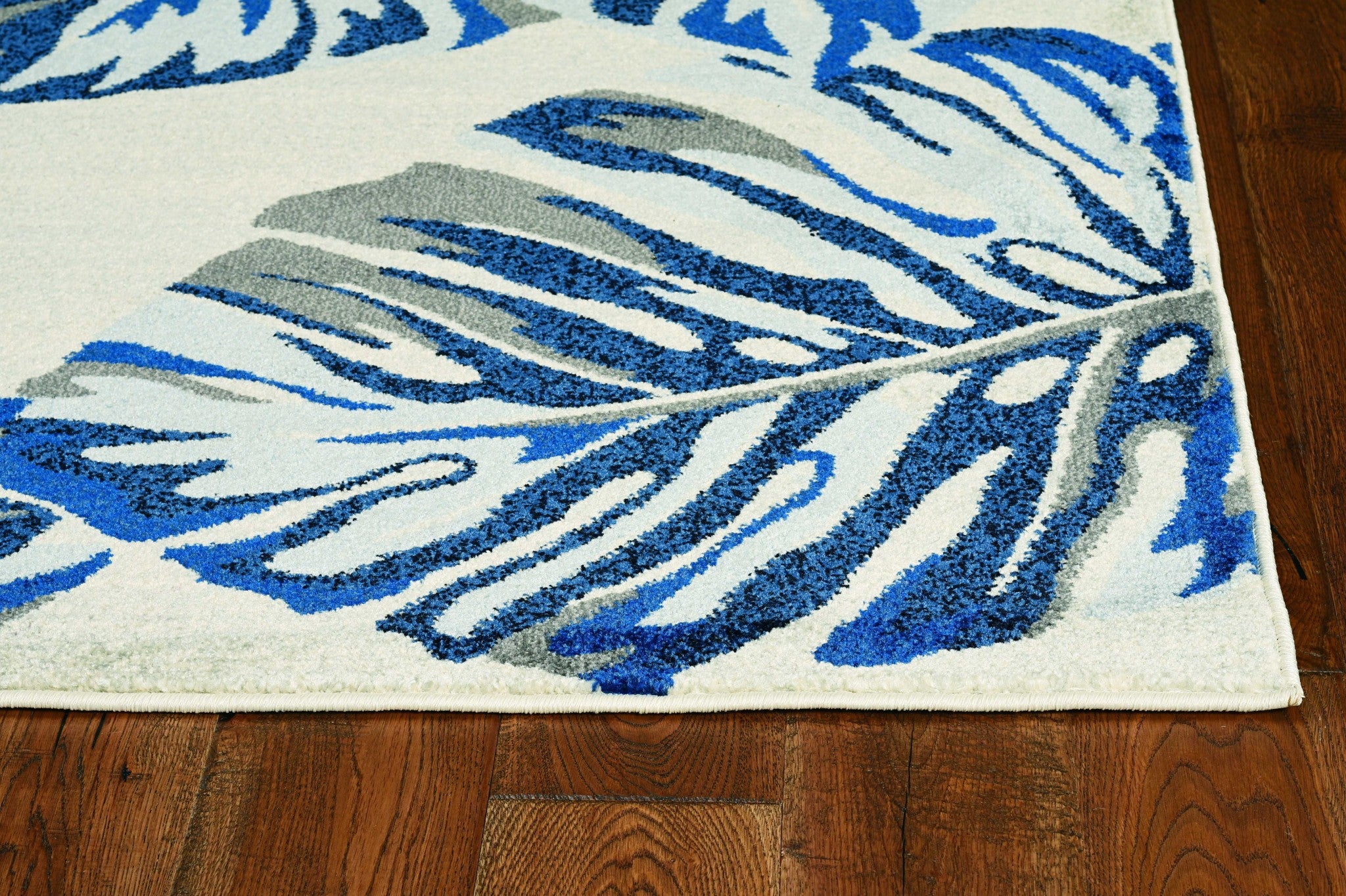 7' x 10'  Polypropylene Grey or  Blue Area Rug