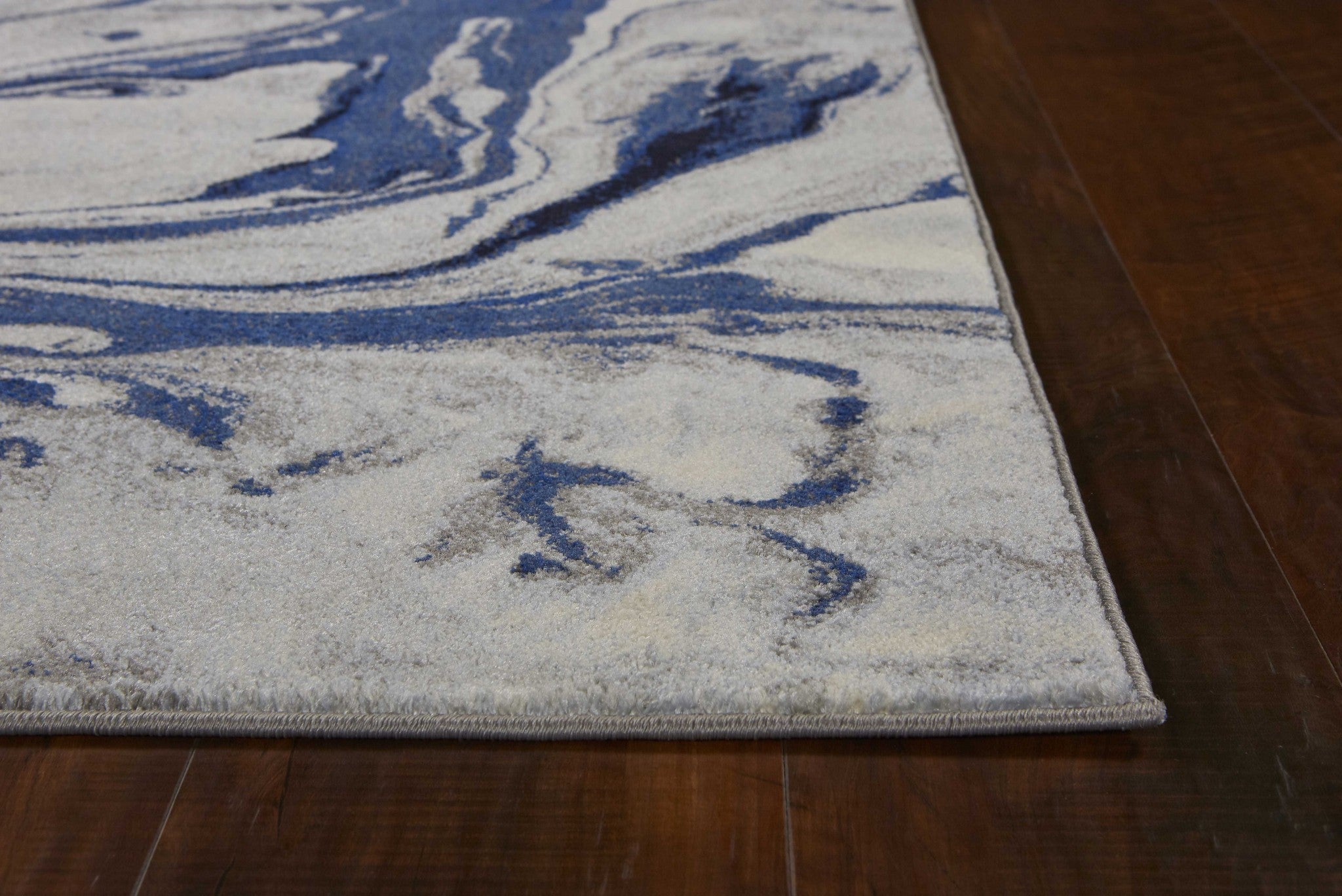 7' x 10'  Polypropylene Blue Area Rug