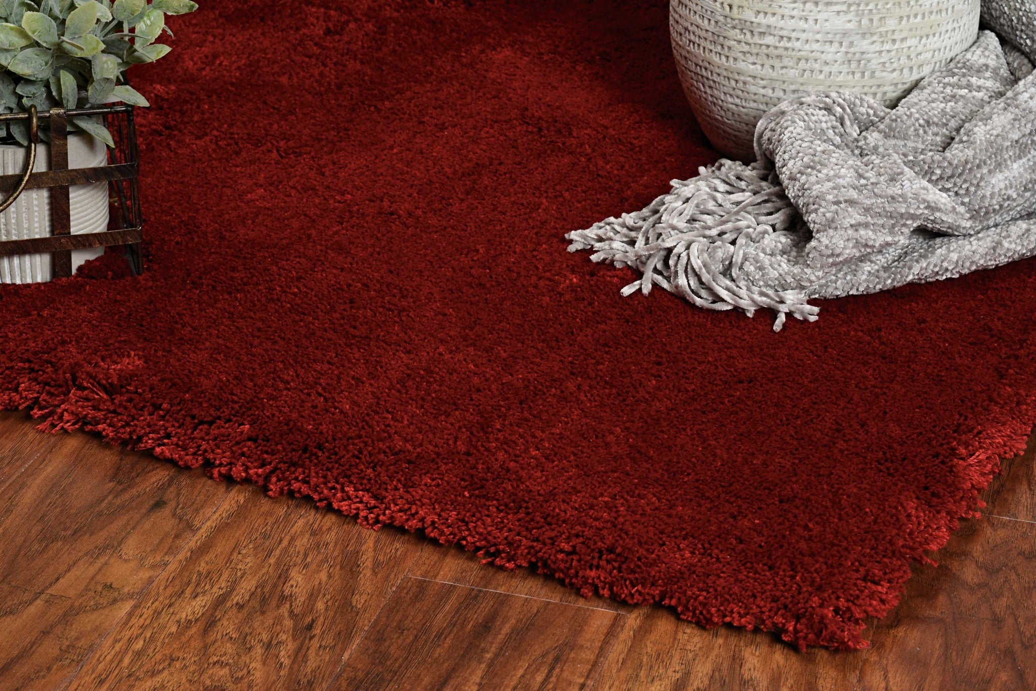 7' x 9'  Polyester Red Area Rug