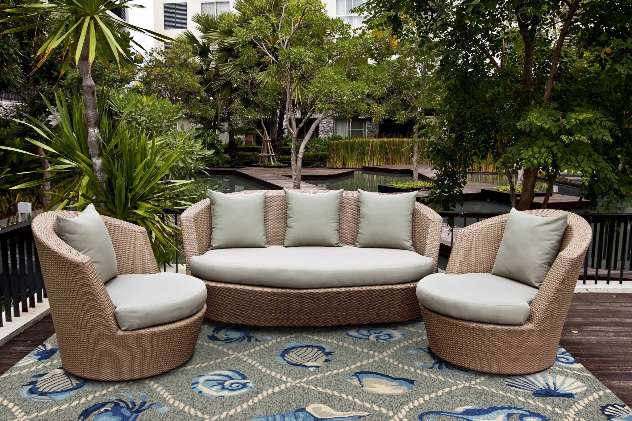 7' x 9'  UV treated Polypropylene Grey Area Rug