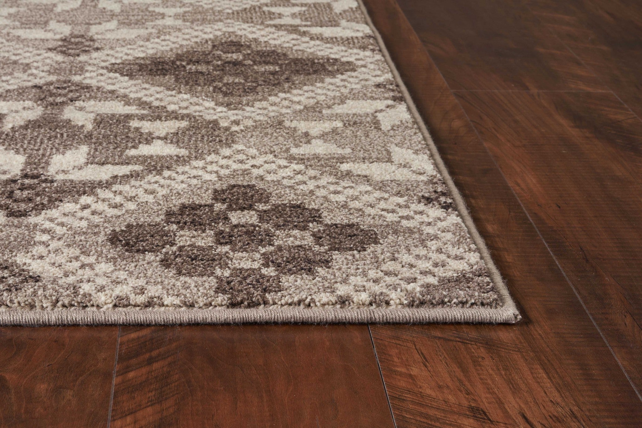7' x 11'  Polypropylene Taupe Area Rug