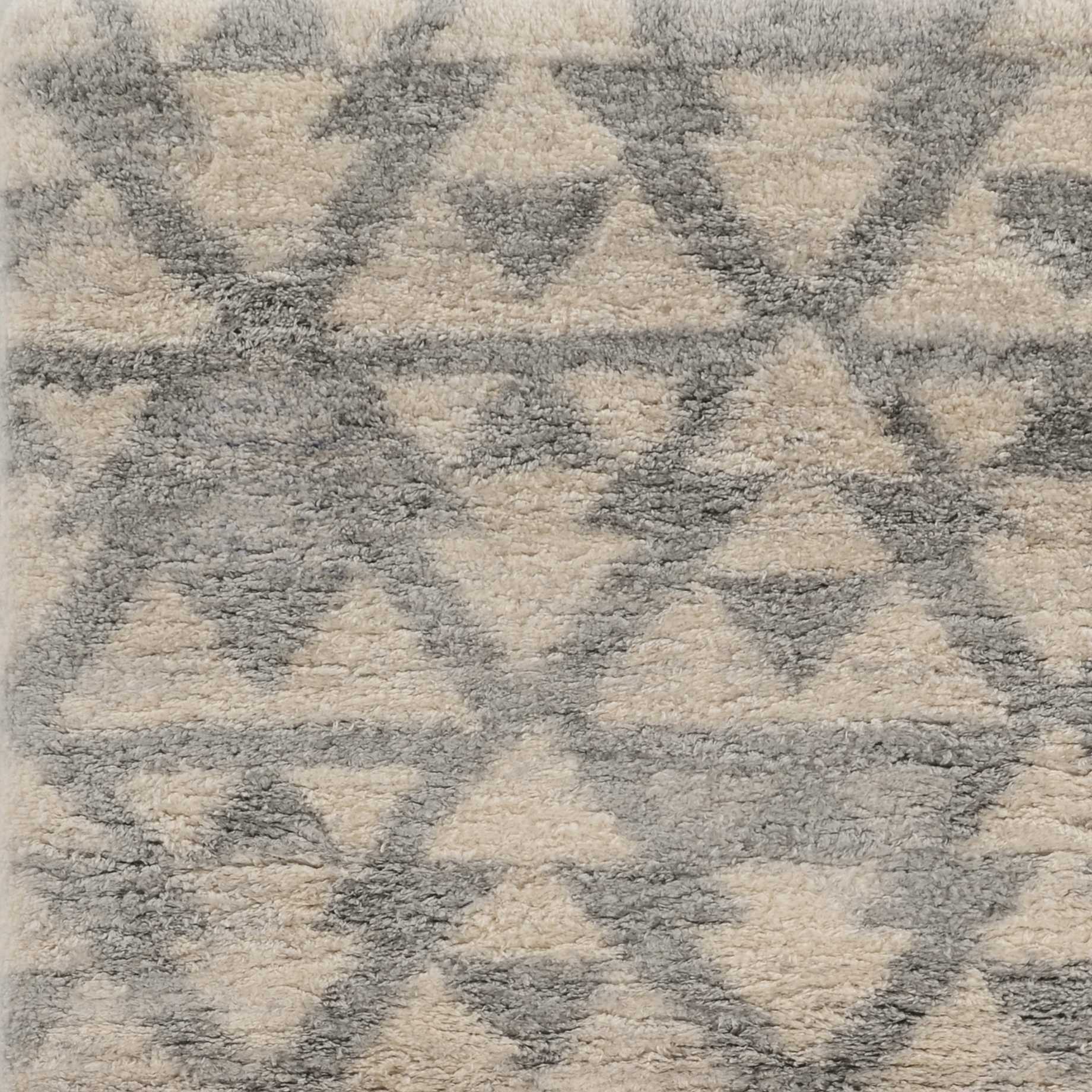 8' x 13'  Extra Soft Geometric Design Ivory and Blue Area Rug