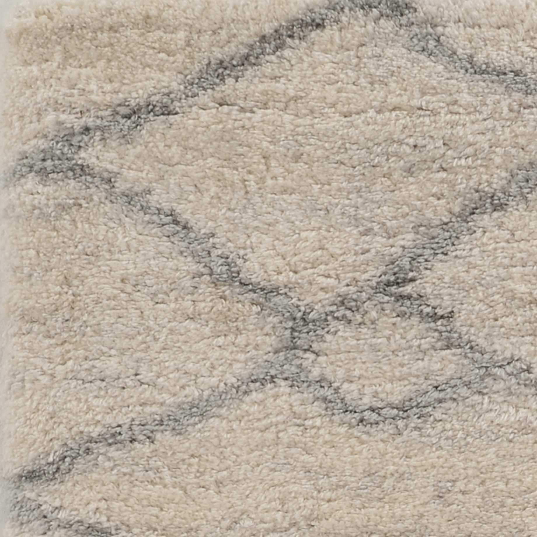5' x 7' Polypropylene Ivory or Grey Area Rug