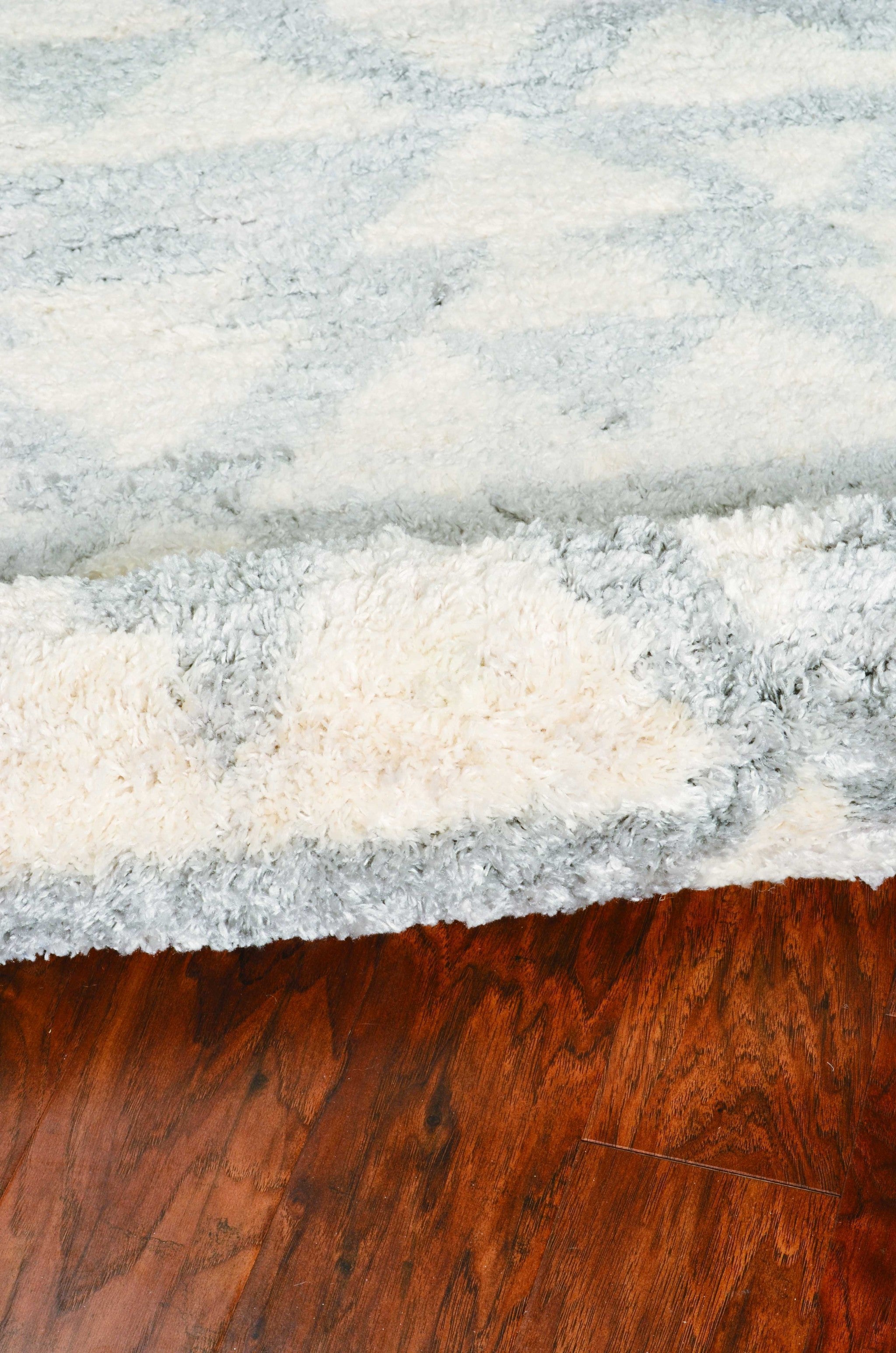 5' x 7' Polypropylene Ivory or Grey Area Rug