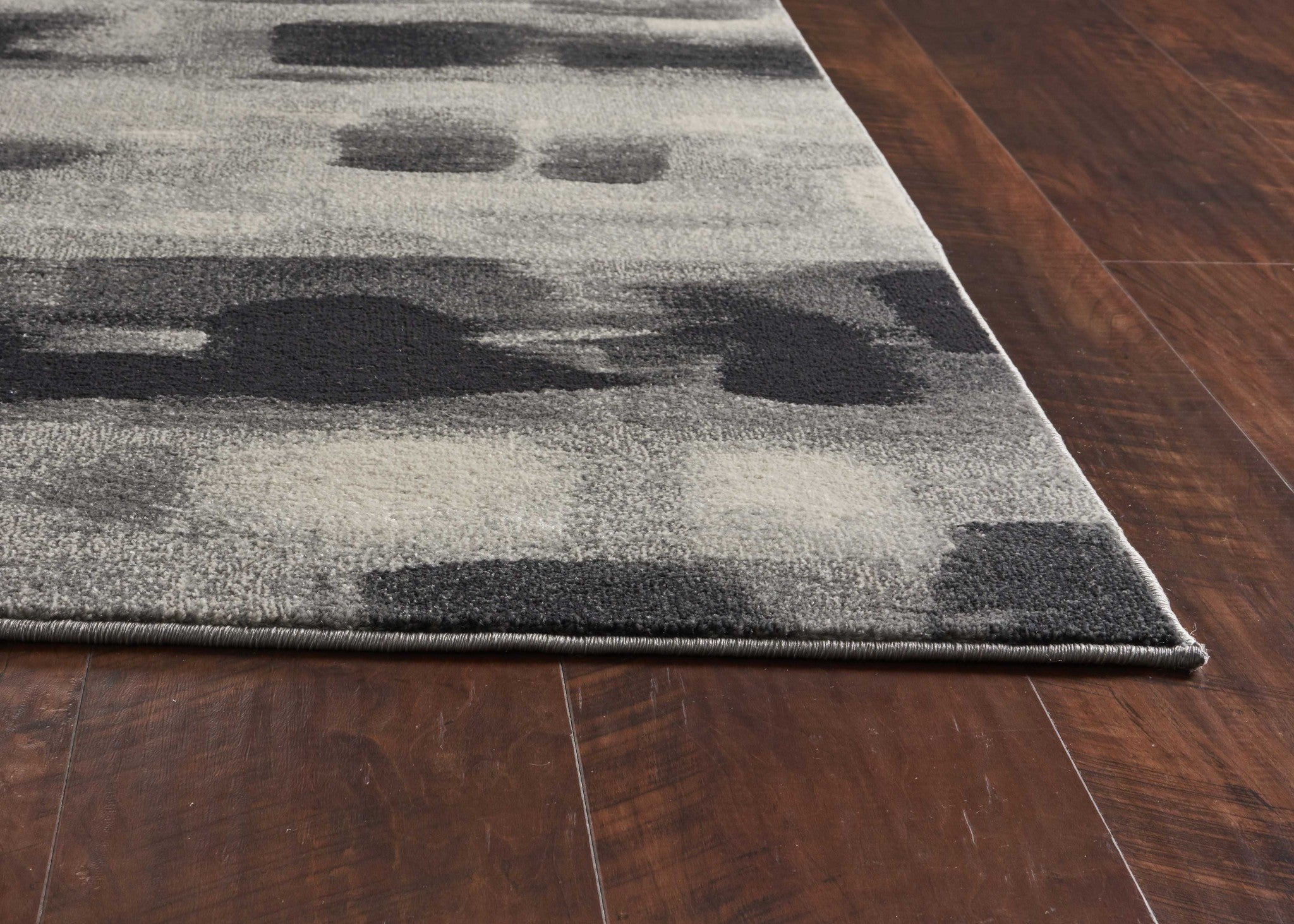 5' x 7'  Polypropylene Grey Area Rug