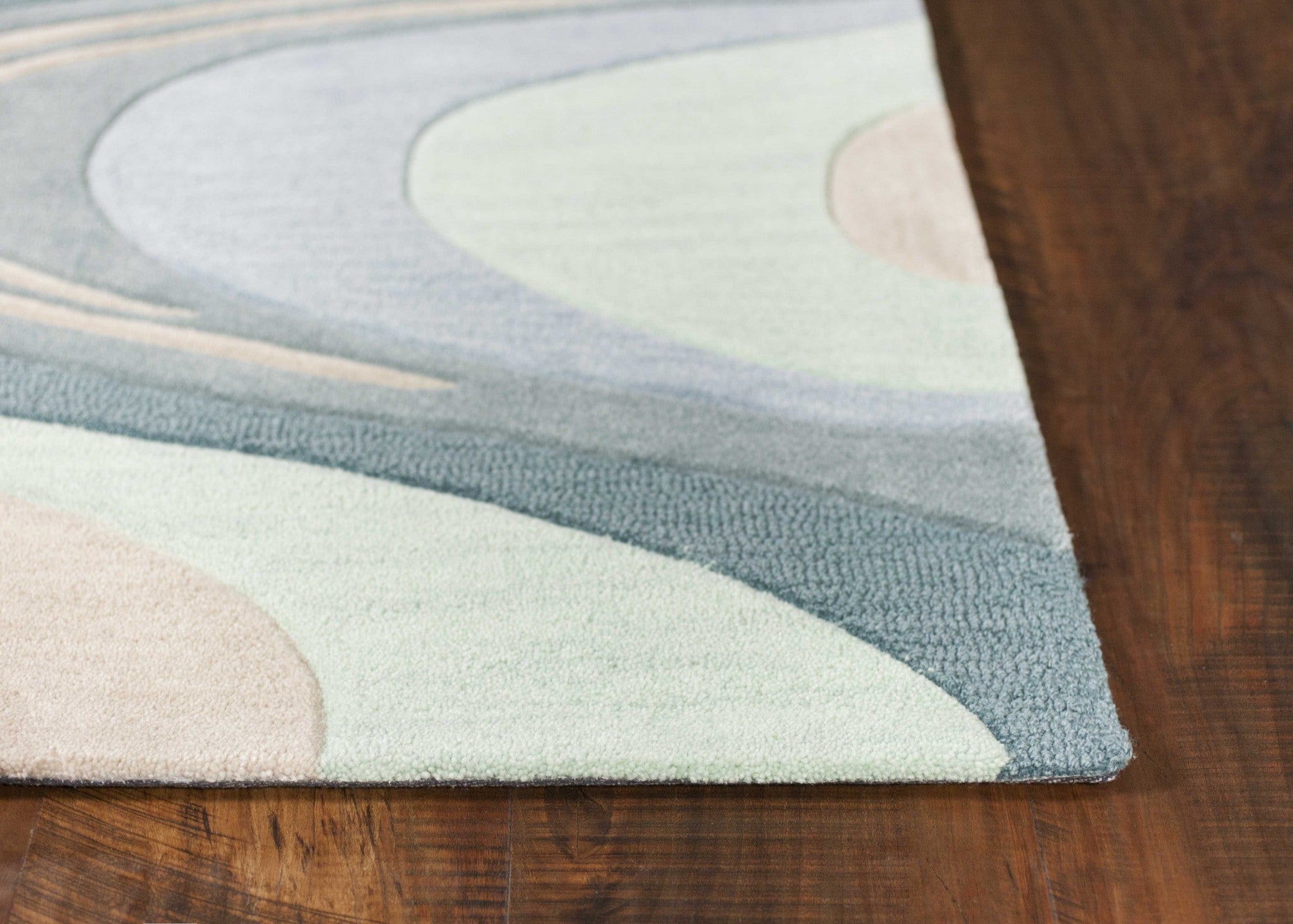 5' x 7' 6" Polyacrylic Beige or  Seafoam Area Rug