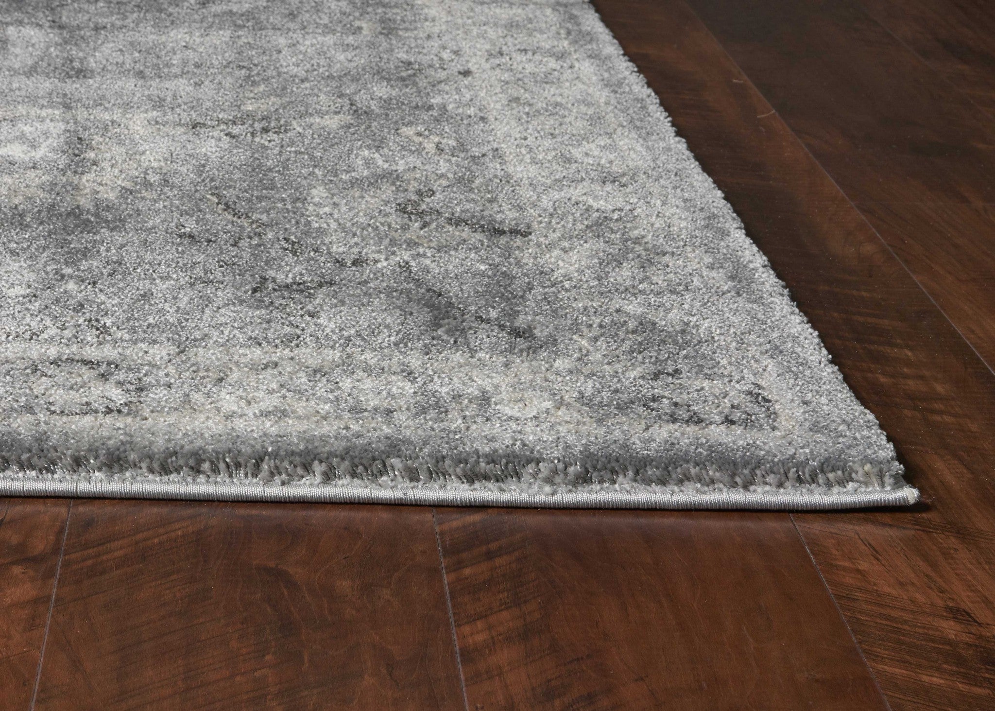 5' x 7'  Polypropylene Grey Area Rug