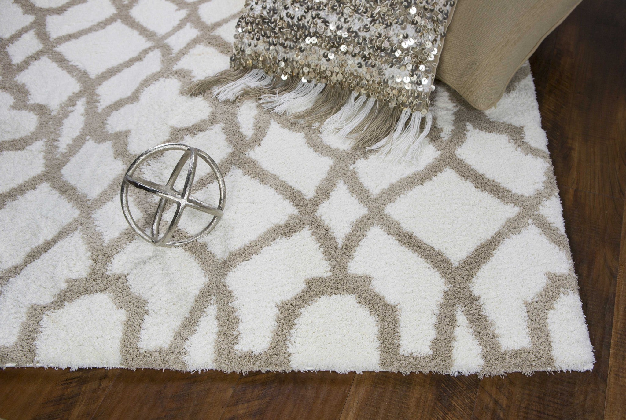 5' x 7'  Microfiber Ivory or Beige Area Rug