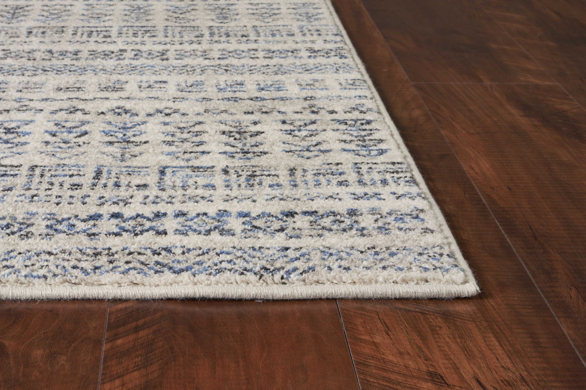 6' x 9'  Polypropylene Ivory  Area Rug