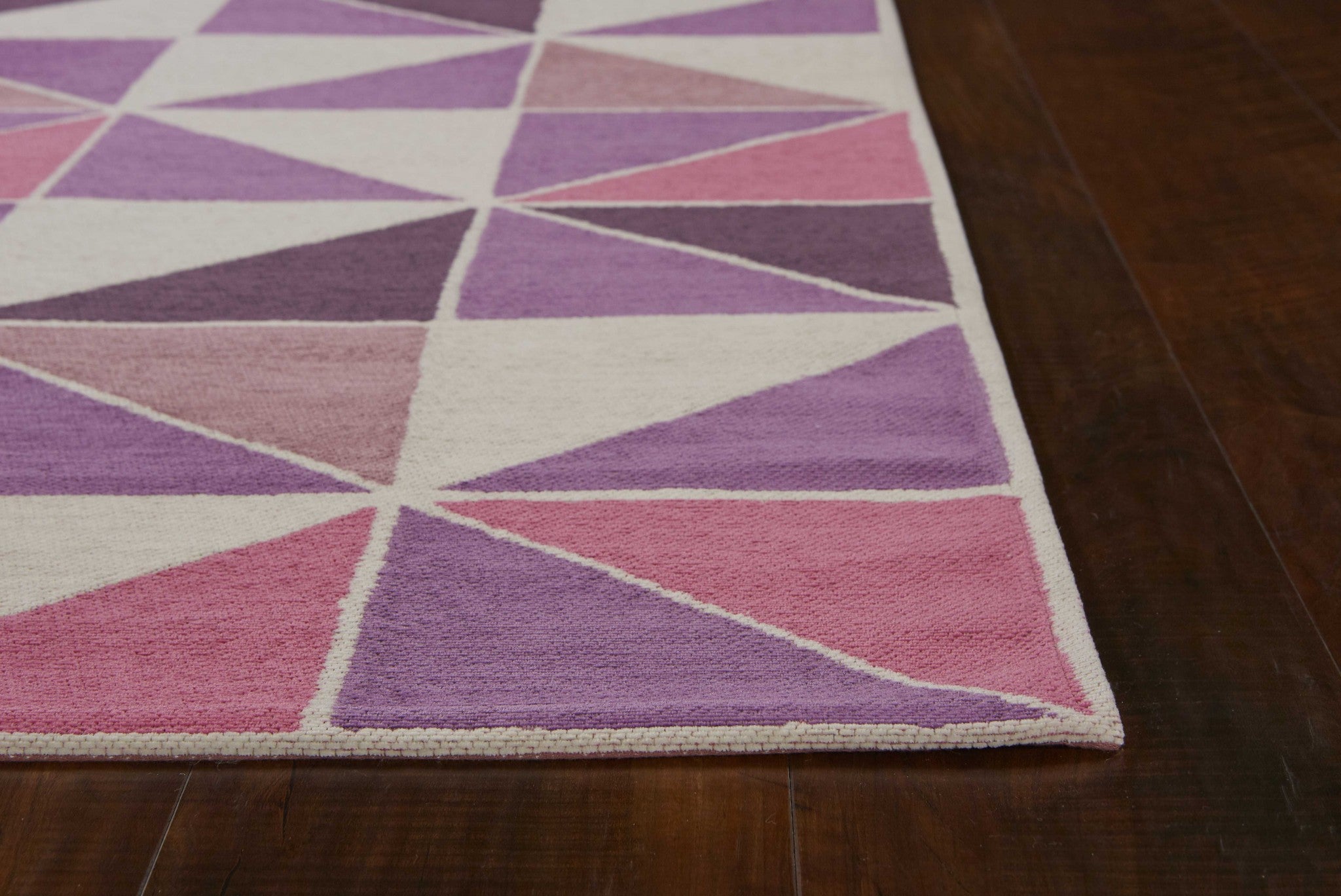 20" x 31" Polyester Ivory/Pink Area Rug