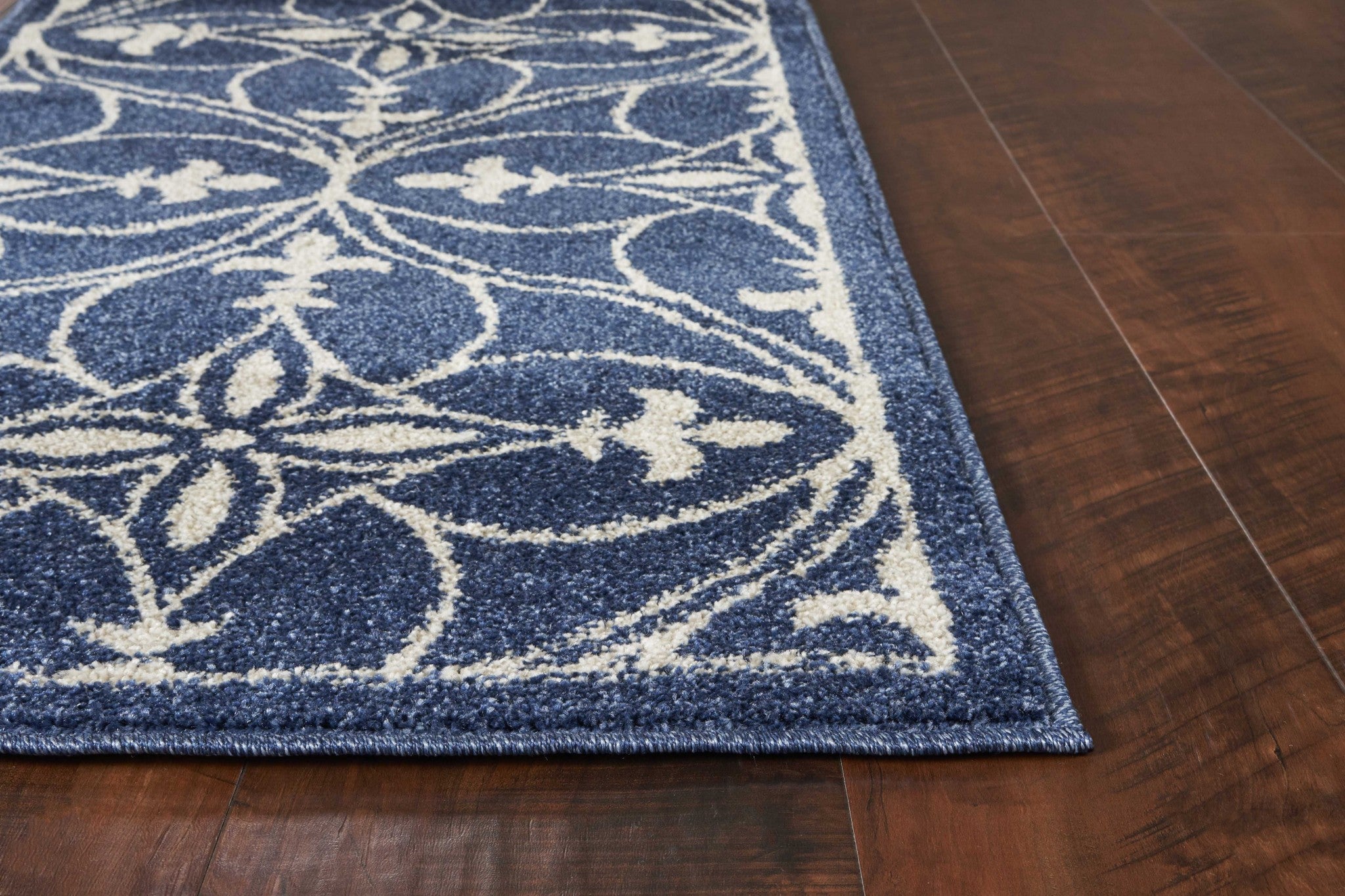 5' x 7' UV treated Polypropylene Denim Area Rug