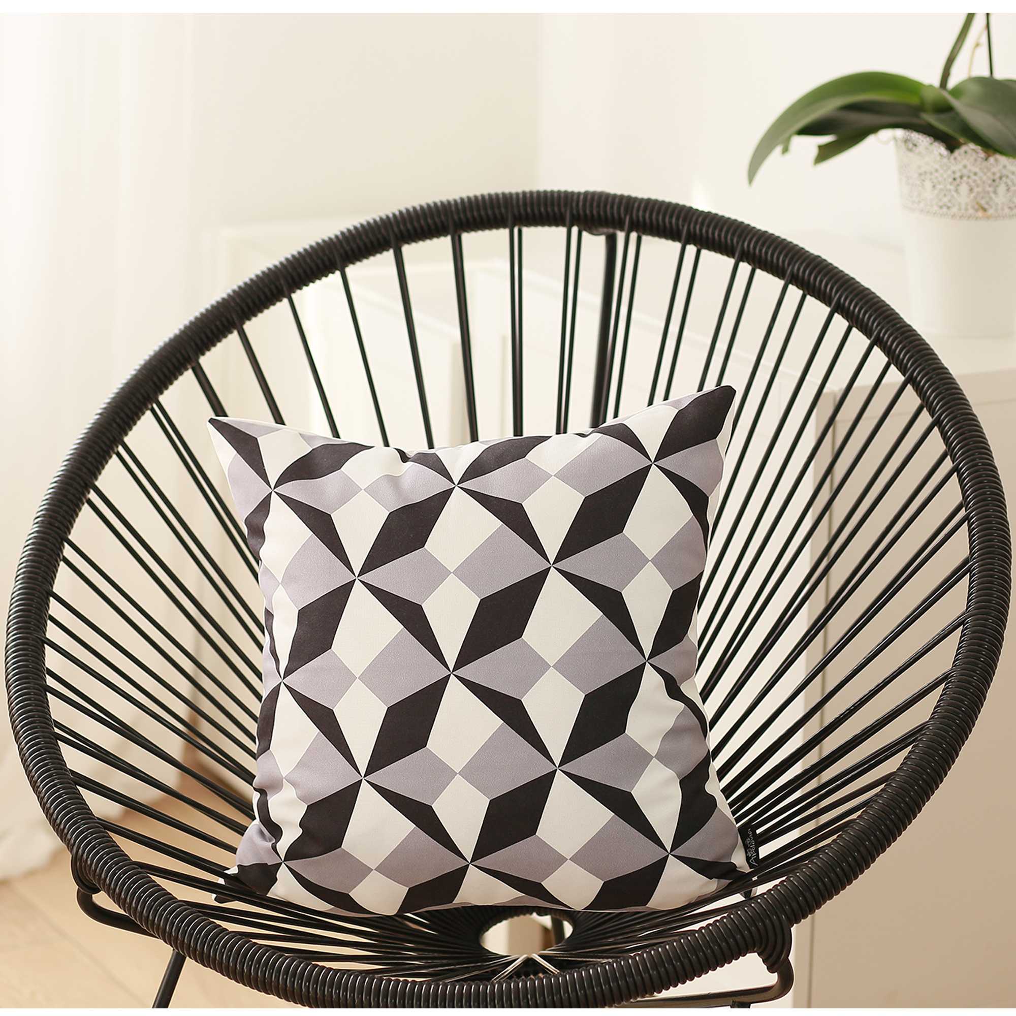 18"x18" Black and White BW Ilusion Decorative Throw Pillow Cover