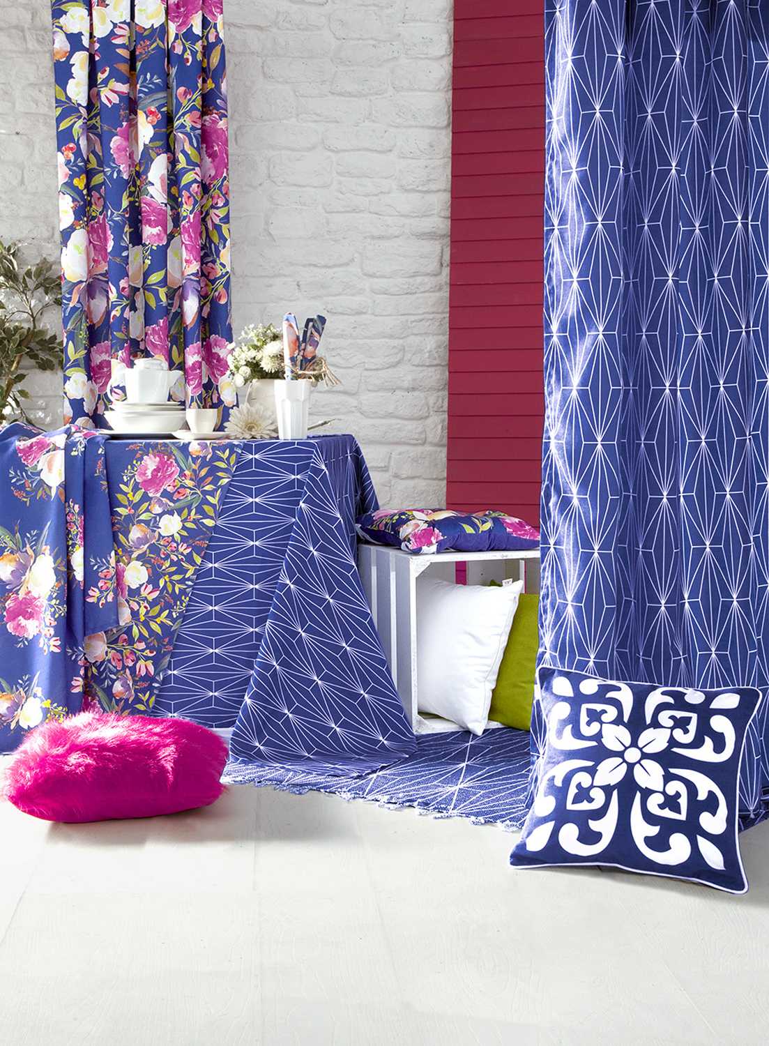 18"x 18" Flower Square Geo Shapes Decorative Throw Pillow Cover