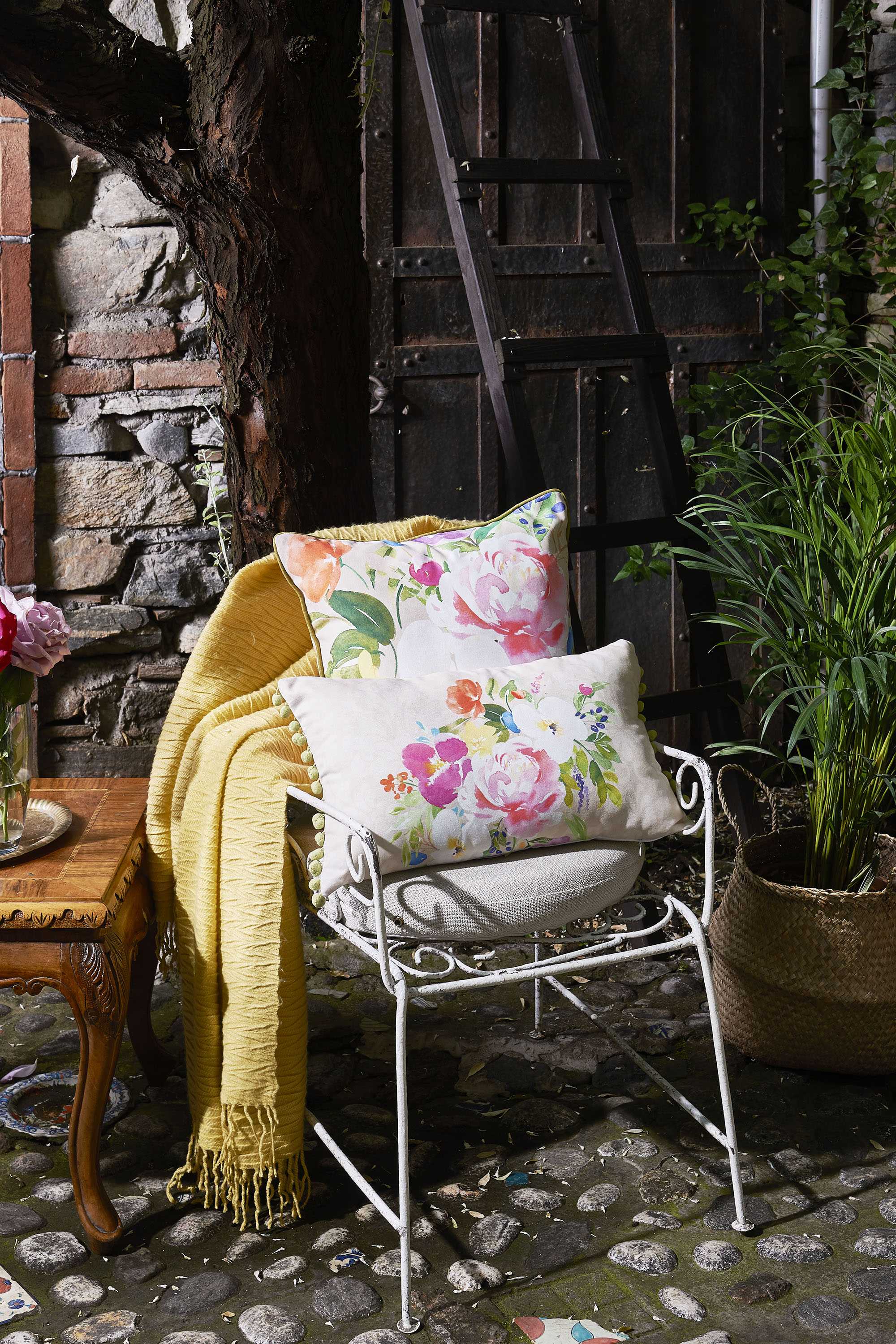 18"x 18" Watercolor Bouquet Printed Decorative Throw Pillow Cover