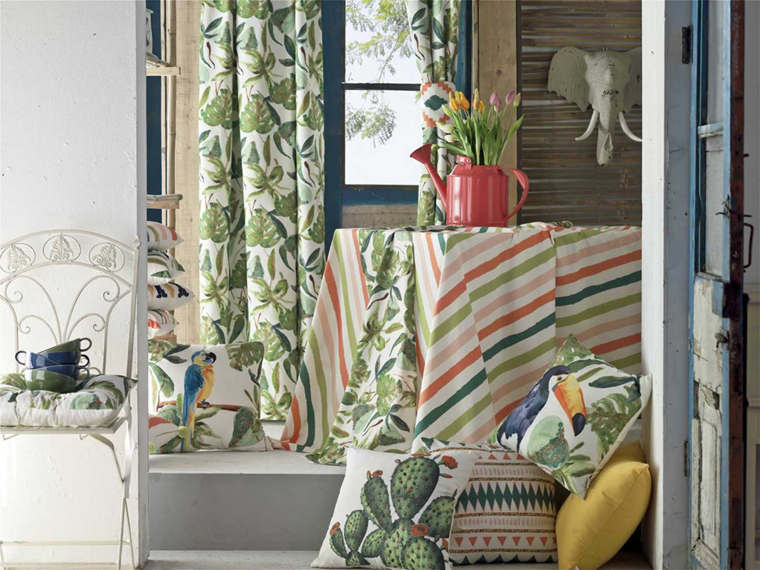 18"x 18" Tropical Square Flamingo Decorative Throw Pillow Cover