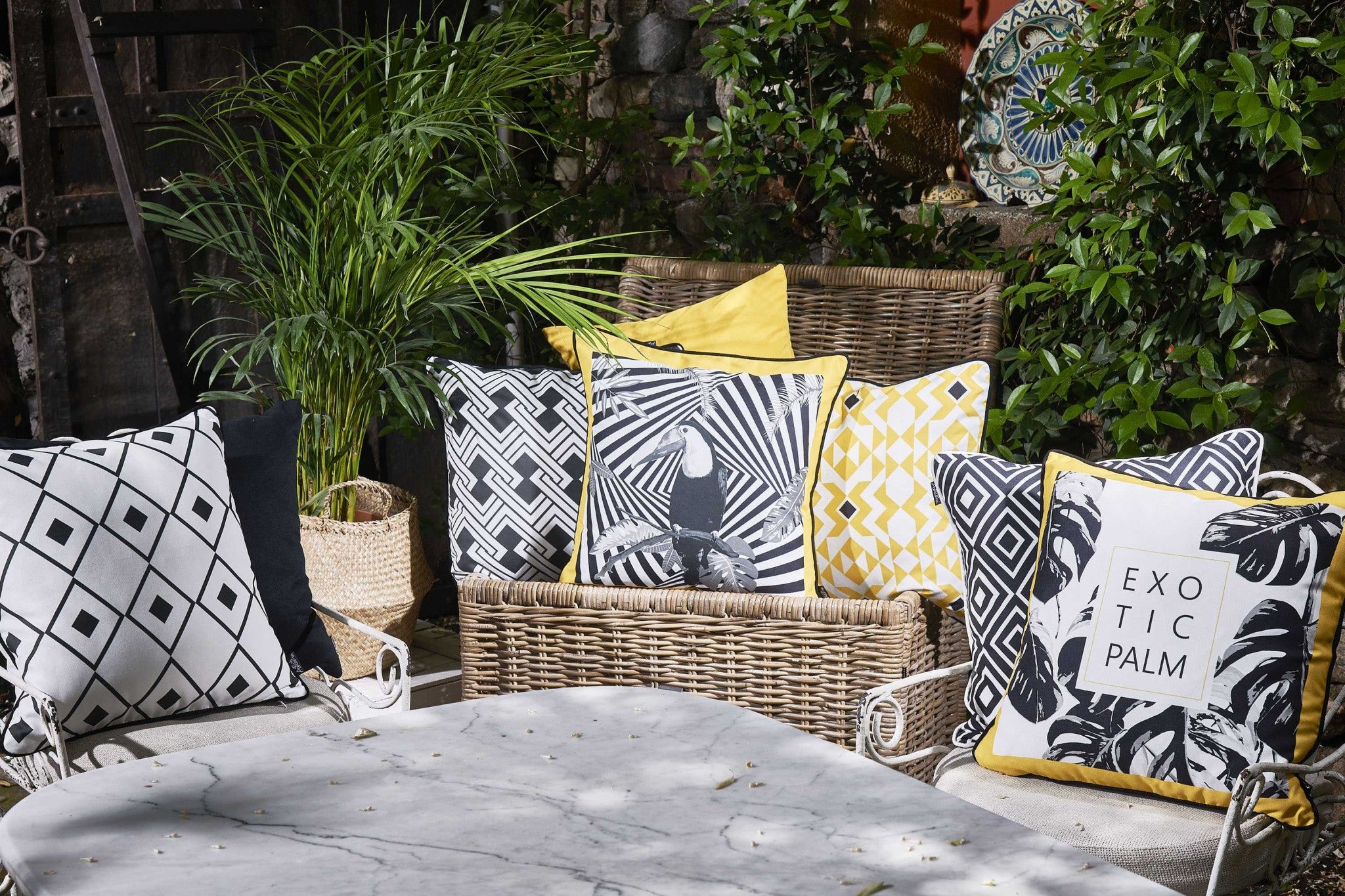 18"x 18" Tropical Bw Diamonds Squares Decorative Throw Pillow Cover