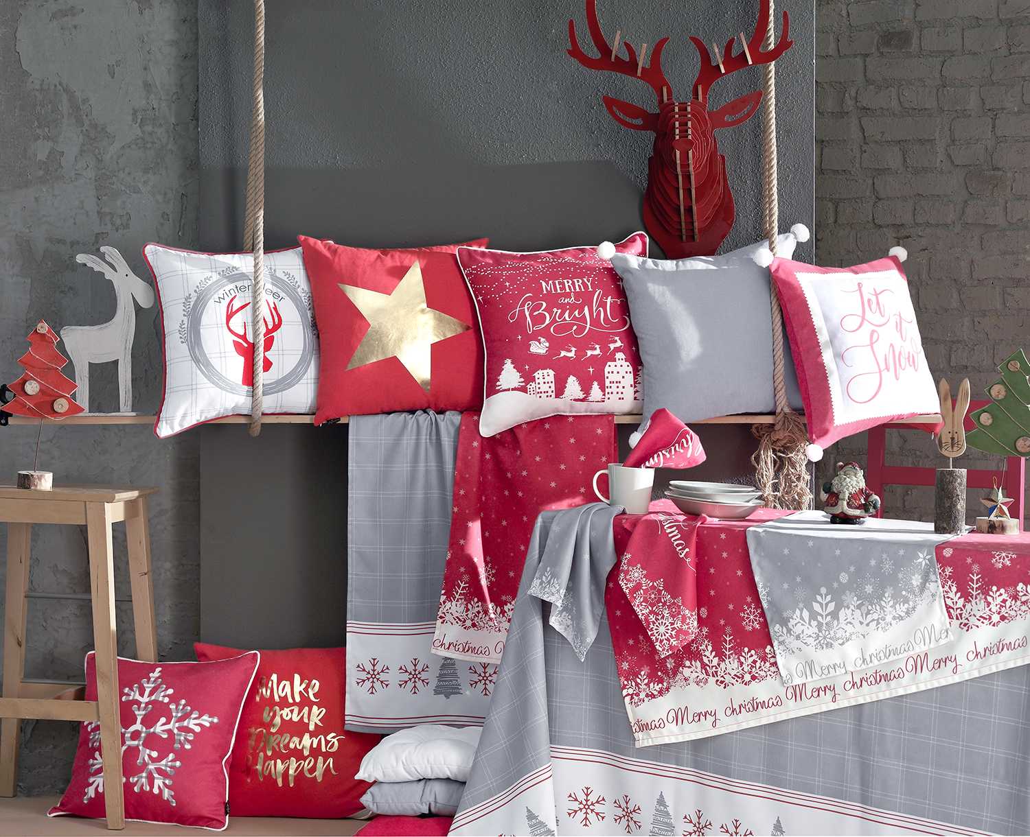 18"x18" Red Printed Christmas Decorative Throw Pillow Cover