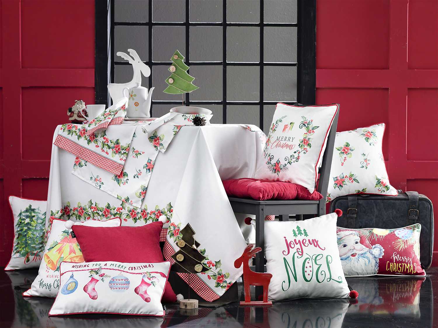 18"x18" Christmas Flowers Printed Decorative Throw Pillow Cover