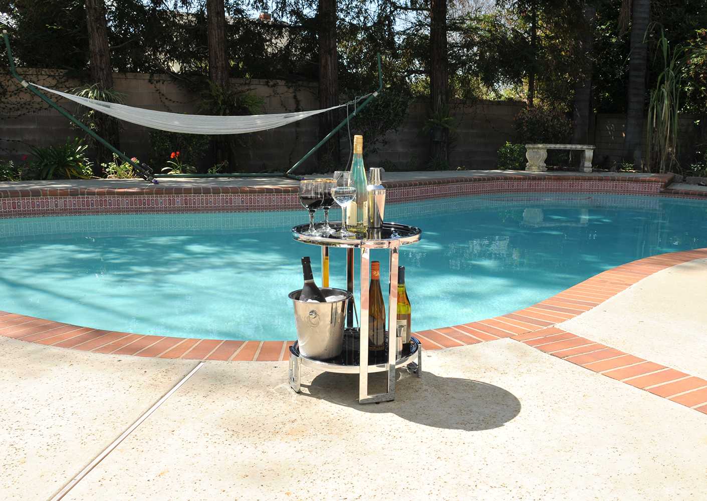 18.75" x 19" x 22" Chrome, Round - End Table