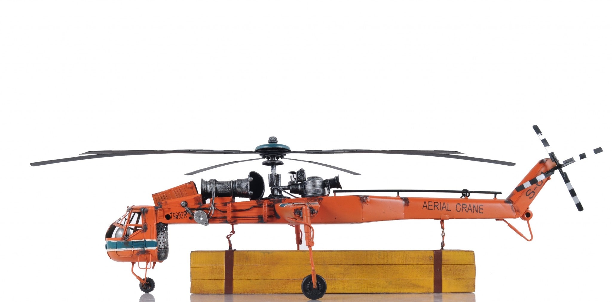 30" x 40" x 12" Aerial Crane Lifting Helicopter