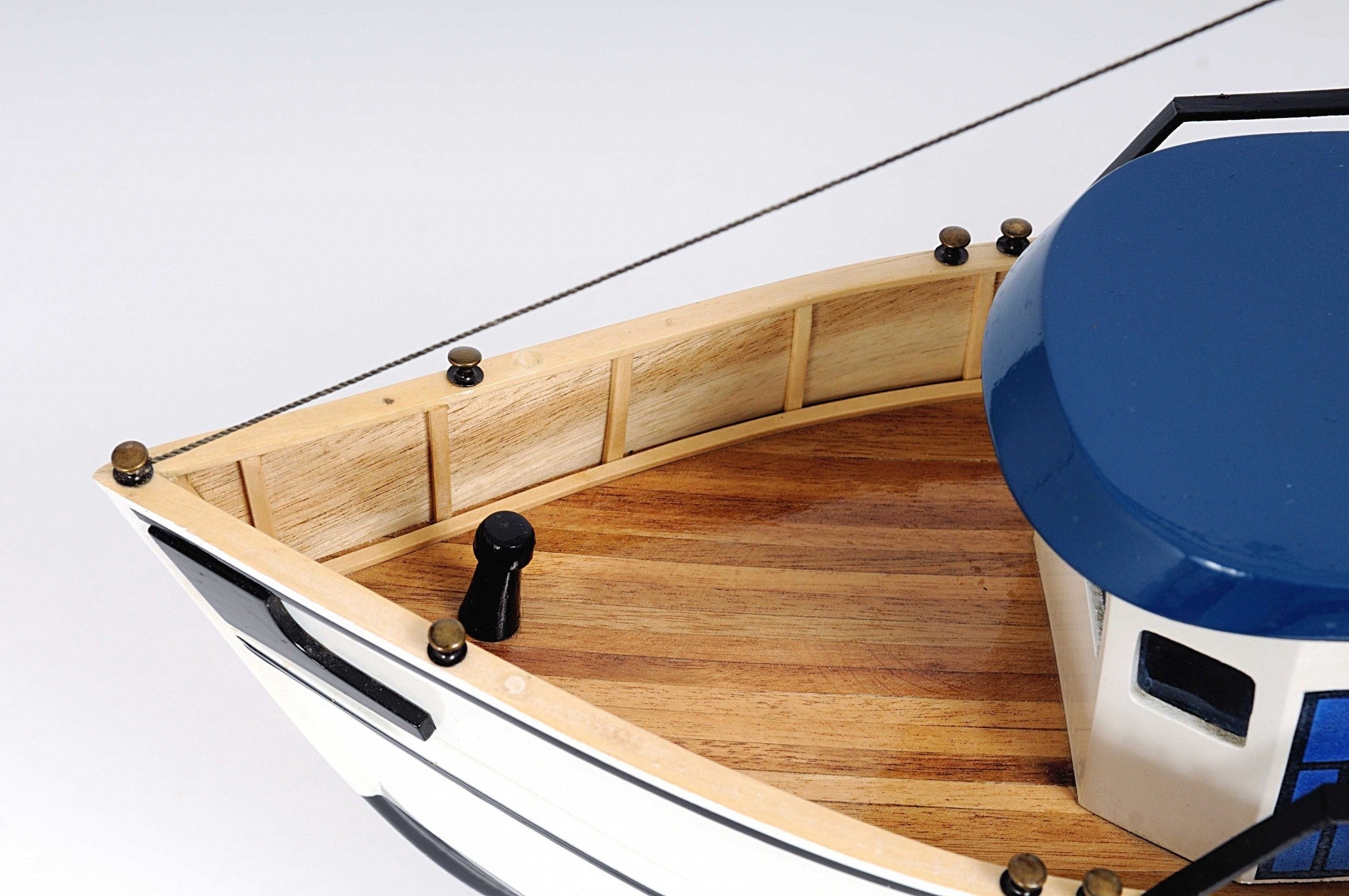 13.5" x 25" x 22" Shrimp Boat