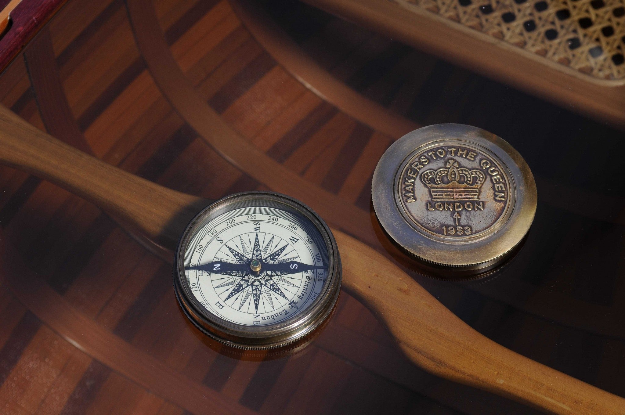 Brass Makers to the Queen Compass with Leather Case