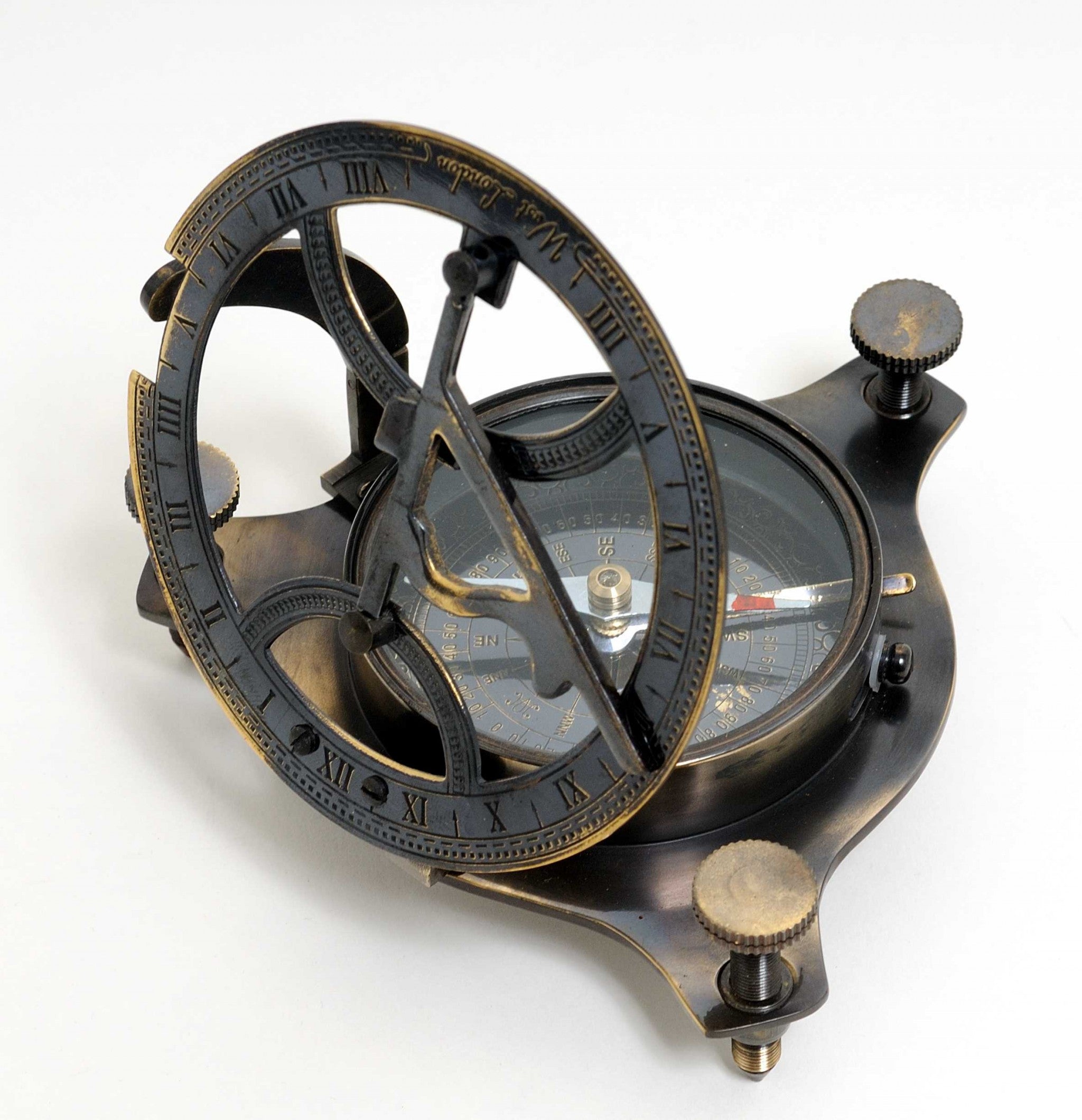 4.5" x 4.5" x 2.5" Sundial Compass in Wood Box - Medium