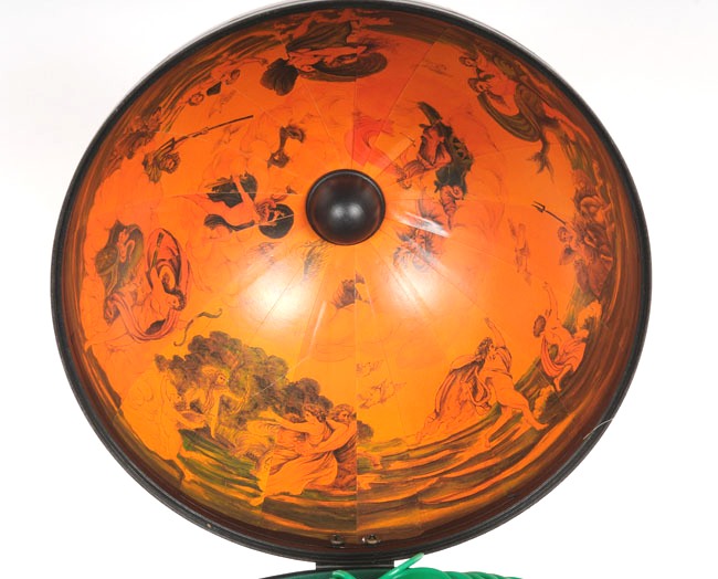 8.5" x 8.5" x 11" Globe Poker Set