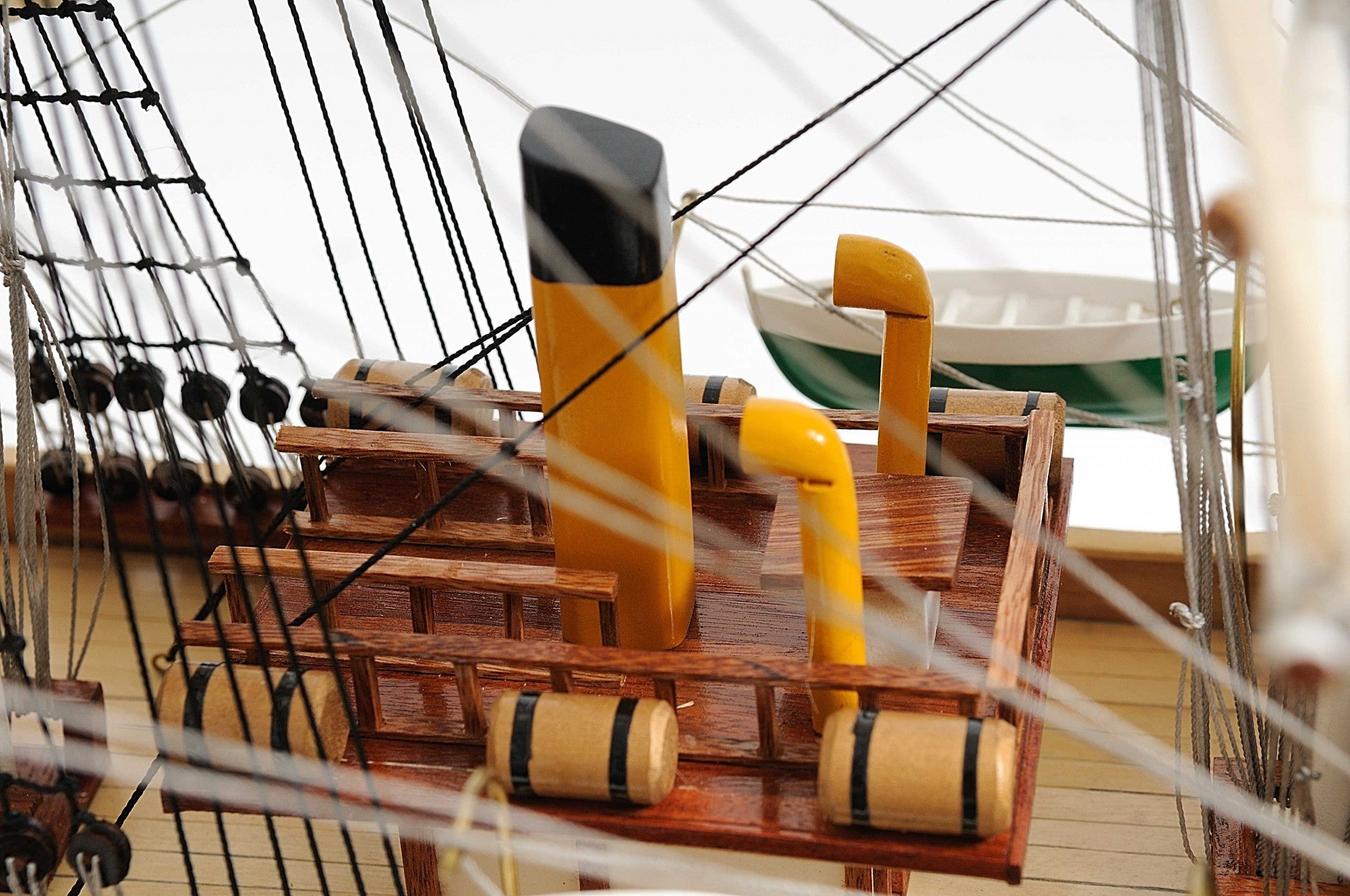 12" x 34.5" x 25" Danmark