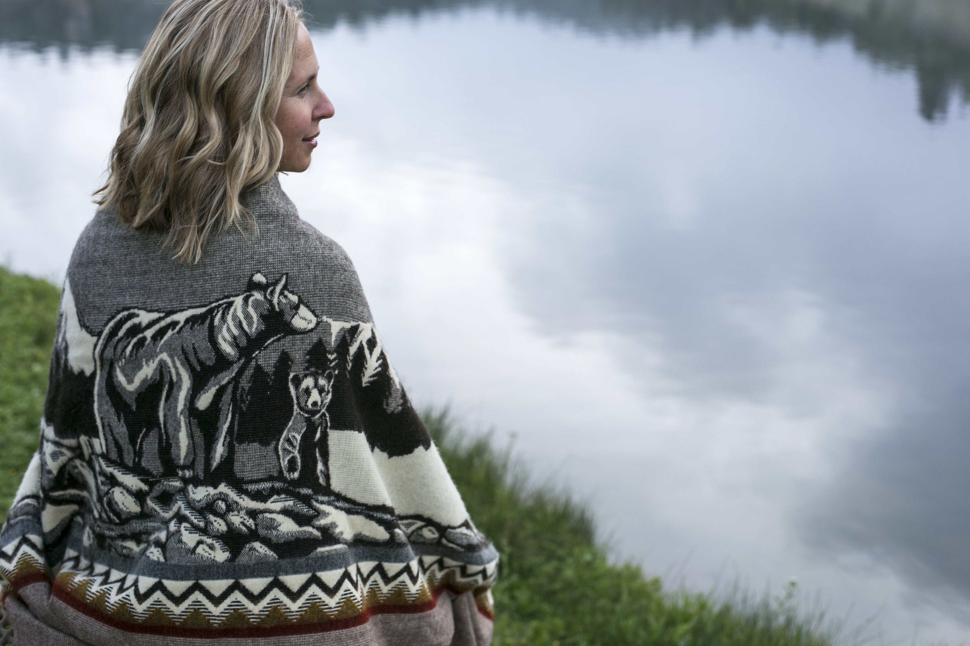 Ultra Soft Mountainside Lodge Handmade Woven Blanket