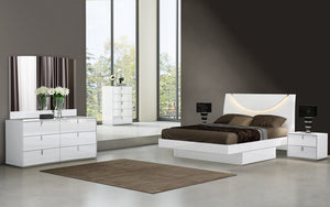 481" X 195.3" X 74".1 White  4PC Eastern King Bedroom Set